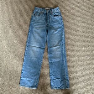 Levi’s rib cage straight ankle jeans